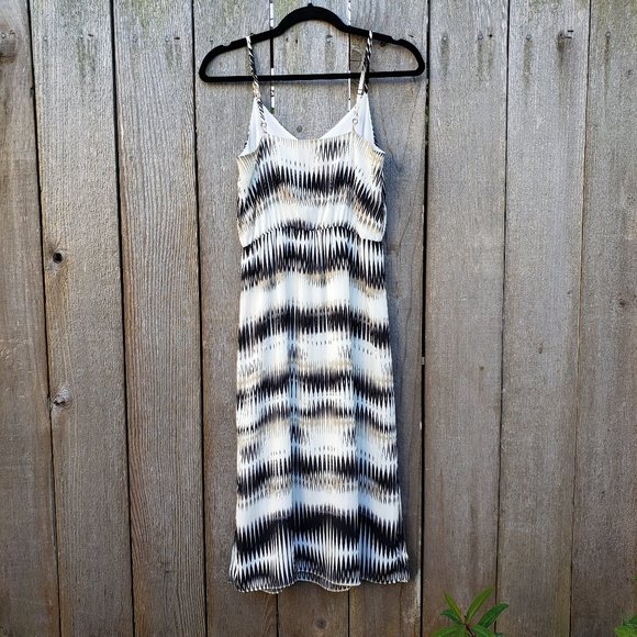 Vince Camuto Linear Echoes Print Dress - Size PXS - Picture 9 of 12